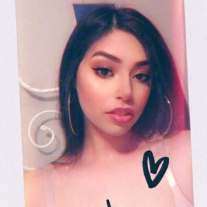 Meet your Posher, Desiree